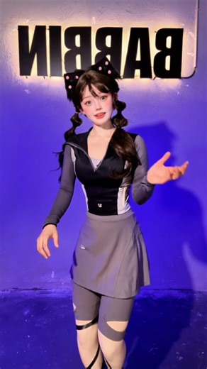 純享版卡卡，其實這兩遍選不下來 你們幫忙選選 #機械舞 #模仿機械人 #機器人 #跳舞 #舞蹈 #機械搖頭舞 | Barbin.ili芭比