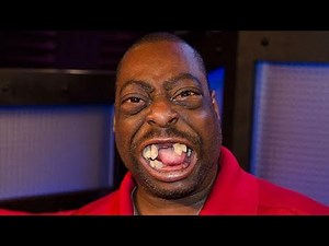 Beetlejuice Argues with a Chicken 🐓