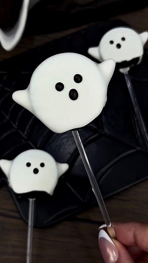 Tasty | Holy sheet! Halloween is almost here. If you’re looking for an easy, last-minute treat, all you need are Oreos, candy corn, and candy melts... | Instagram