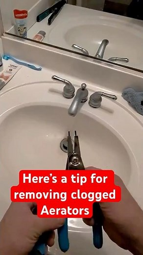 How to remove a clogged Aerator without a Key #service #plumbing #diy #tricks