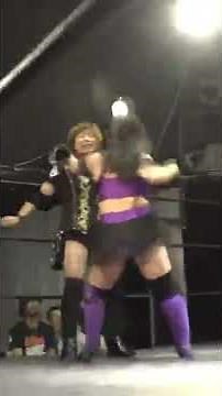 【閲覧注意】女子プロレスラー！試合中にマジックで◯◯◯を脱がされる！【放送事故】#shorts #女子プロレス #衝撃映像