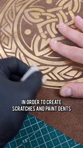 How to weather heat transfer vinyl 👌 When it comes to fantasy and historical costumes thermo adhesive vinyl can look a little bit too shiny and new. You can tone it down with this simple technique! For this piece we used the beautiful gold 'metal' vinyl by Siser but this method can be appied to any other kind of vinyl of your choice ❤️ #heattransfervinyl #vinylcraft #cosplaytips #costumedesign #craftprocess | Piece of Cake Cosplay