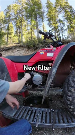 Oil change time lapse Honda fourtrax300 #timelapse #honda #oil