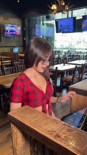 ¿Ya comiste? Porque nosotros ya te tenemos el antojo listo... y con cerveza incluida.🍻👌🏼 . #twinpeaks #twinpeaksgirls #twinpeaksrestaurant #sportbar #fyp