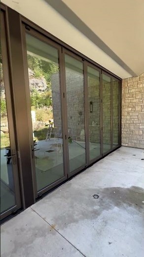 Professional Window Washing Services for Sparkling Clean Windows | Residential & Commercial