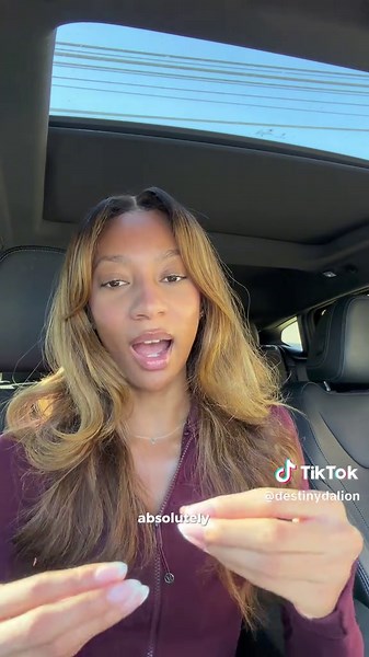 Rich people don’t just think in cash, they think in assets. Here’s how they borrow against what they own instead of draining their bank account 🙇🏽‍♀️💸 #moneytips #investing #wealthymindset #finance #richgirl