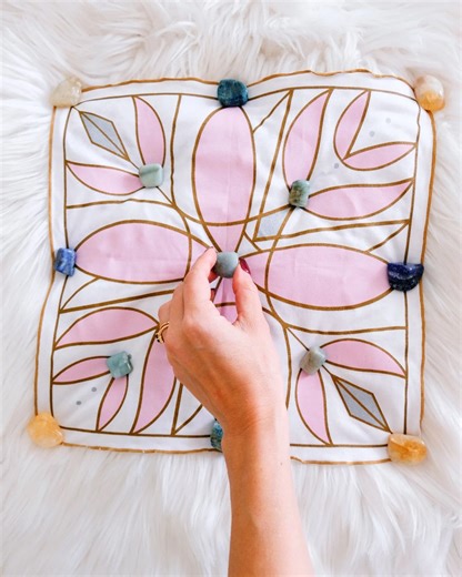 Ha’vanah Star Lightworker Altar Cloth – Crystal-Infused Ritual Cloth