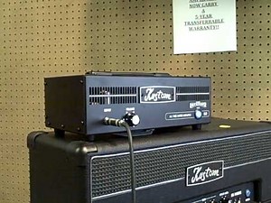 Kustom Defender 5H guitar amplifier head