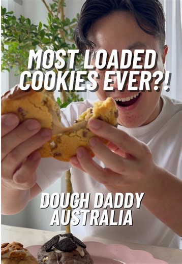 MOST LOADED COOKIES EVER?! I’ve had quite a few cookies in my time and none have come close to📍Dough Daddy in terms of their LOADED fillings (pause). Flavours are rich whilst the cookie itself is well balanced between soft and robust offering a fantastic cookie experience. EAT WITH KEVIN DISCLAIMER [ ] paid invite ✅ invite [ ] self funded #melbourne #melb #melbfoodie #melbournefoodie #cookies