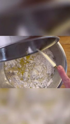 Baking Bread: Expert Mixing Techniques for Perfect Dough #shorts