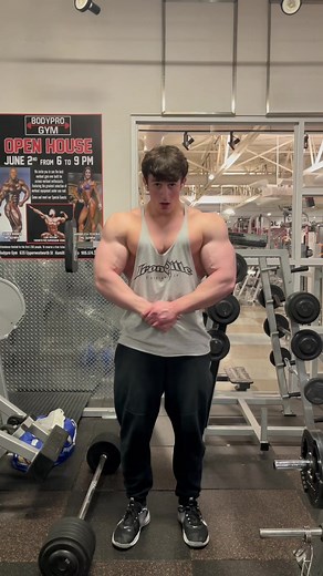 #bodybuilding #Fitness #workout #gains #fit#bodybuild #bodybuilder #bodybuilders#physique #classicphysique #gym #arms#bulking #shredded #motivation #gymtok #ifbb #armday #armworkout