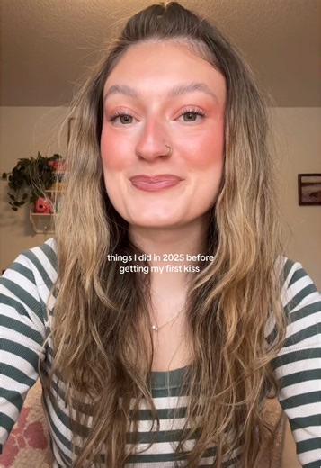 going into 2026 no first kiss bc I simply never lose!!!! 💋😼✨✨✨ this year was eventful tho #neverbeenkissed #relatable #chronicallysingle