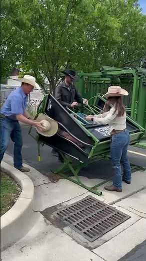 Trying out the new @powderriverlivestock calf table with some friends! #ranching #cowboys