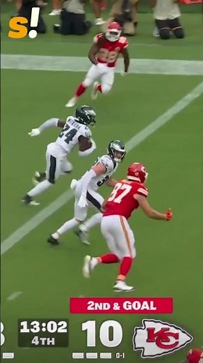 Travis Kelce Throws Hands Up After TERRIBLE Interception!