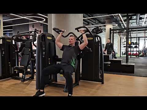 Shoulder press machine demo (technogym)