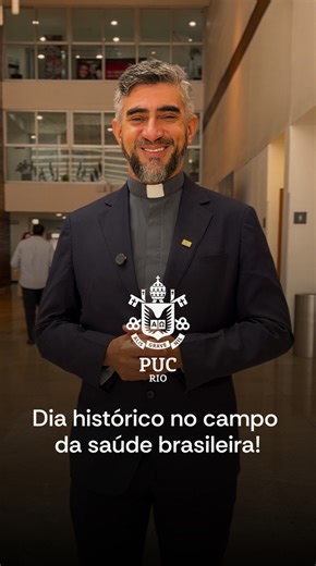 Um dia histórico para a nossa PUC-Rio no campo da saúde! 🩺 Recebemos, com alegria, a esperada publicação do novo edital do Ministério da Educação (MEC), que garante às instituições comunitárias a possibilidade de disponibilizar a graduação em Medicina. 🤝 Diretamente do México, como presidente das Universidades Católicas da América Latina e Caribe (ODUCAL), nosso reitor, Pe. Anderson Pedroso, SJ, destacou o momento emblemático, que reconhece um modelo de ensino democrático e de excelência, e ab