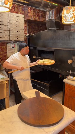 Red, white, and green never tasted this good. 🇮🇹🍕 Celebrate Italian Heritage Month with us! 🍕🍕 #morrispark #pizzeria #restaurant #bronxeats | Patsy's Pizza Morris Park