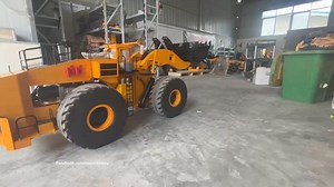 36K views · 472 reactions | This 1/14 L2350 loader is equipped with independent tire drive. Each of the four wheels is independently driven by its own motor, providing precise control and maneuverability. This design ensures optimal traction and handling, even in challenging terrain. #rc #rcmodel #rchydraulic #rcloader | Toucanhobby | Facebook