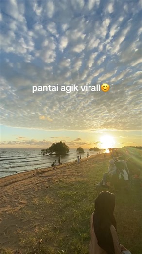 Exploring Pantai Pasir Putih: Aesthetic Beach Views