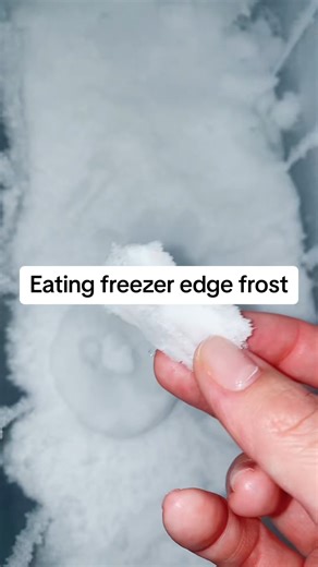 The edges have such a nice crunch #icetok #crunchyfreezerfrost #humidifierfreezerfrost #snow #asmr #crunchy #humidifier #fyp #iceeating #asmrsounds #icetok #crunchyfreezerfrost #snow #iceeating #freezerfrost #freezer | Ice Gals