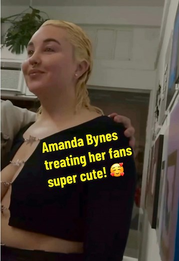 Amanda Bynes Shows Love to Fans with Adorable Moments