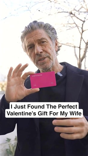❤️💳 I finally found a Valentine’s gift my wife actually uses every day. She used to keep a tracker in her wallet, but it always felt bulky and awkward. I wanted something slimmer—something that actually fit. That’s when I found the Spotminders Tracking Card. It slides into a wallet like a regular card, works with Apple Find My, and can play a sound to help locate it when it’s nearby. It’s discreet, easy to use, and feels like a natural part of what she already carries. I liked it so much, I pic