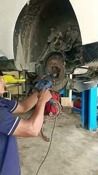 Lexus rx350 012 replaces rear wheel bearing&hub assembly. #automobile #carrestorationproject #viral