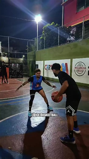 BASKEETBALL CALLEJERO 🏀🏀 , LUGAR ( LA PLAZITA ) ..💥💥 .. #basketball🏀 #ldc #venezuela #caracas #basketballccs