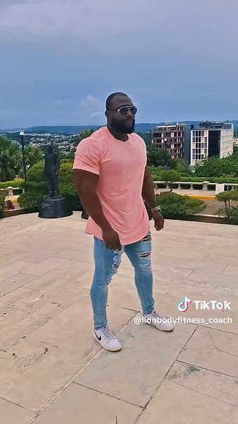 Street Style Meets Gym Vibes: Men's Fashion Essentials