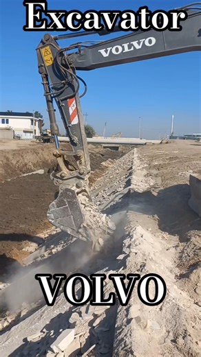 Volvo Excavator Perfectly Levelsthe Ground for a New Canal! #volvo