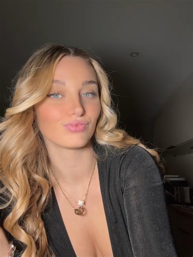 Vidéos de baddiestbaddiesoftiktok (@baddiestbaddiesoftiktok) avec son original - baddiestbaddiesoftiktok