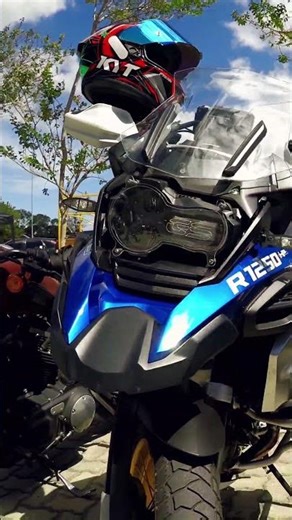 Mega Encontro de Motos promovido pelo Dream Car Museum #moto #mototurismo #bajaj #dominar400 #gopro