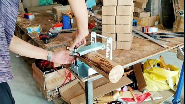 Lumberjack Tools Log Lock, Pipe Table Vice Work Bench. XL Log Holder, Log Clamp Lock. Quick Adjustment and Locking. for 1-1/2"-5.5" Logs and Steel Pipes