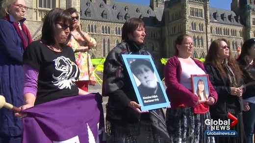 Edmonton police are reviewing nearly 200 cold cases in hopes of finding new evidence that will lead to arrests. Of the unsolved cases, 11 Indigenous women have been identified as victims. Kendra Slugoski reports. READ MORE: https://globalnews.ca/news/3762324/cold-cases-reviewed-by-edmonton-homicide-detectives-ahead-of-mmiwg-hearing/ | Global Edmonton