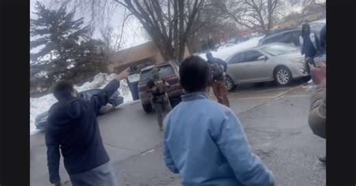 Immigration agents flee Somali market in St. Cloud after encounter with large group