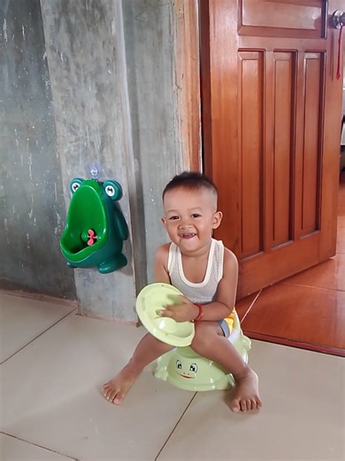 Effective Frog-Design Potty Trainer for Toddlers