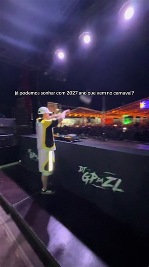 Carnaval Insano: Celebração e Funk em 2027