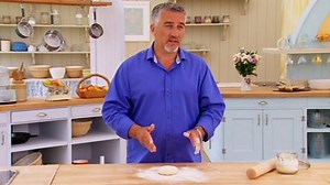 How to shape pizza dough