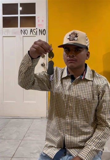 Papá te choque el carro (no así no) #humor #noasino #comedia #carro | dad when your car breaks down