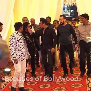 7.9M views · 10K reactions | Why Salman Bhai Angry on him   and wanna slap him See salman bhai and Tik-Tok Star Sunny Waghchoure (well known for his gold chains ) FULL-ON Masti scenes... Maniesh Paul, Sohel Khan at Salman's makeup dude Raju Nag's son's wedding! | Beauties Of Bollywood | Facebook