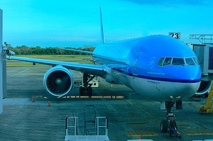 Panama City International Airport, Panama - Eine Boeing 777-300ER...