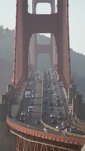 I often get asked how I create the “golden glow” found in a lot of my images. While there isn’t one simple answer (it’s a combination of several different things), I show you exactly how I achieve the effect with its own dedicated video in my photography and editing course! @kylemeshna and I are currently accepting new students for this week only. Lincoln biosphere for more info! • • • #photoedit #beforeandafter #photoediting #photoshop #phototips