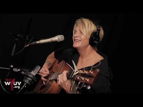 Shawn Colvin - "Sunny Came Home" (Live at WFUV)
