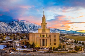 Recognize These 14 Small U.S. Towns? You’ve Probably Seen Them in Holiday Movies