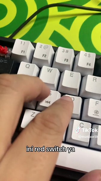 ini loh perbedaan keyboard mechanical blue switch dengan red switch ! tonton videonya sampai habis yah #keyboard #keyboardgaming #keyboardgamingmurah #keyboardgamingmechanical #keyboardmechanical #keyboardmechanicalmurah #belilokal #belanjaditiktoklagi #ramadanektraseru