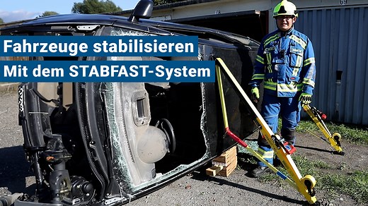 Das STAB-FAST Alu von WEBER RESCUE SYSTEMS ist ein Stabilisierungswerkzeug, das speziell für Rettungseinsätze konzipiert wurde, zum Beispiel bei Fahrzeugen in Sonderlage. Es besteht aus hochfestem Aluminium und ermöglicht eine sichere Lastabstützung, während es erstaunlich schnell aufgebaut wird. Durch das STAB-FAST Alu bildet man an einem Unfallfahrzeug eine Dreipunktkonstruktion, die eine hohe Stabilität und Halt bietet. Mit intuitiv bedienbaren Elementen kann das STAB-FAST Alu schnell und ein