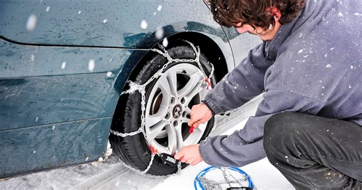 Cómo poner las cadenas de nieve al coche: así se colocan las de tela, metálicas y mixtas