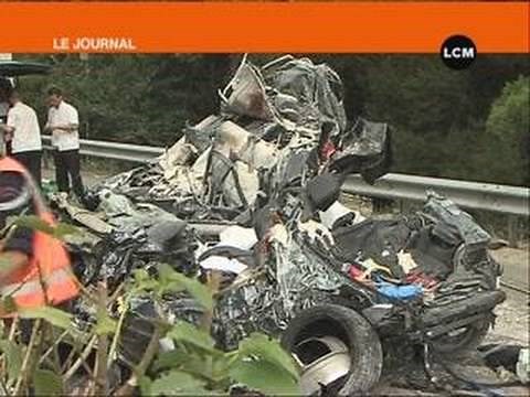 Accident mortel : 2 voitures broyées par un camion ! (Aix)