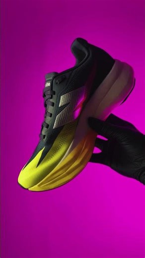 Tênis New Balance Supercomp Elite V5 feminino.