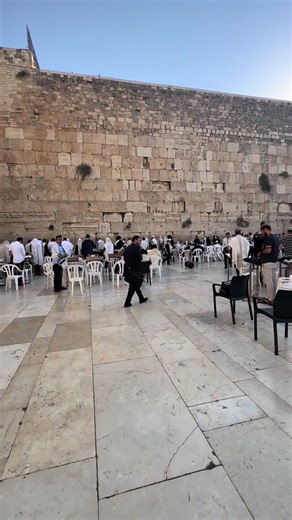 Tembok Ratapan: A Sacred Site in Jerusalem